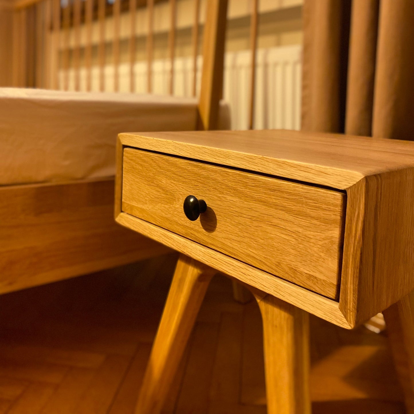 Yekpare Masif Ahşap Tek Çekmeceli Pure Komodin