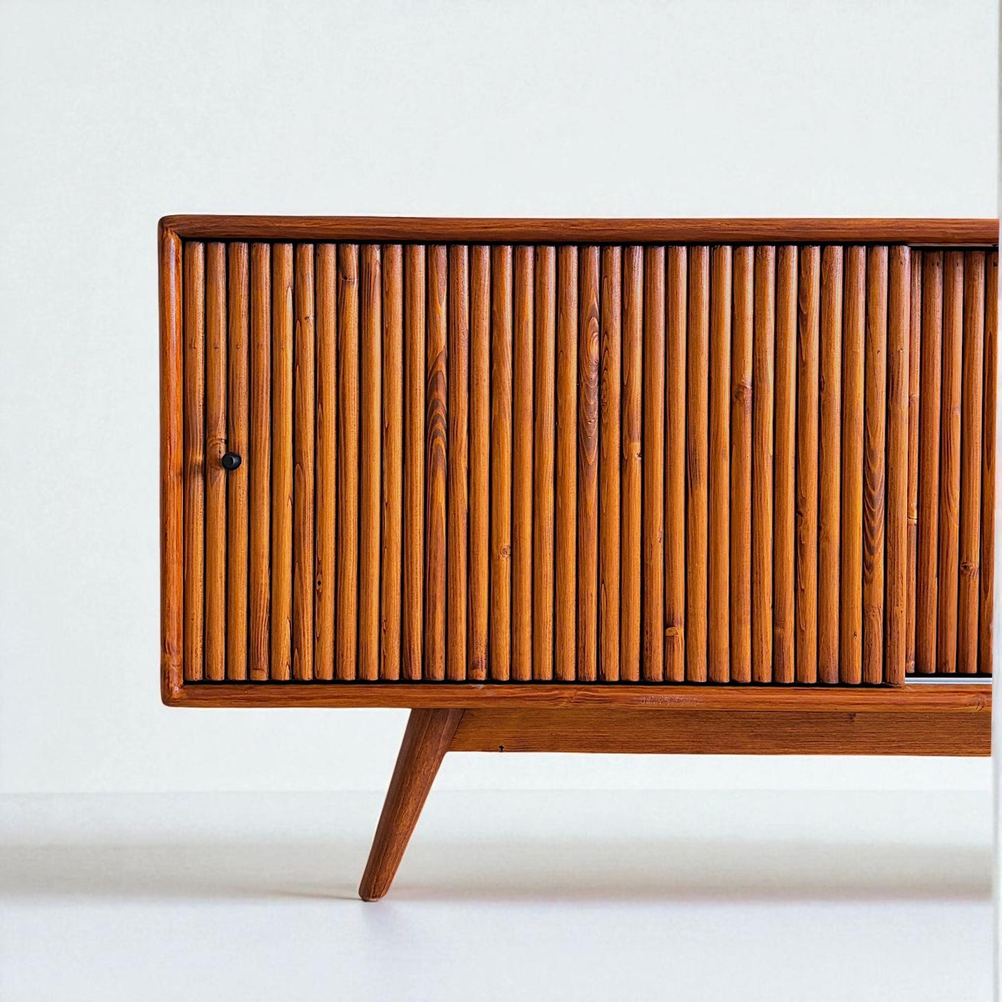 Mazhar V1 Masif Ahşap Tik TV Ünitesi