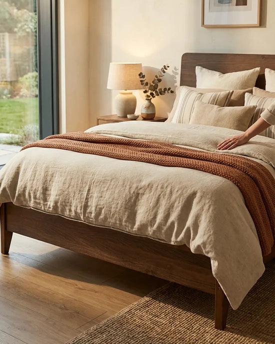 Yekum Solid Wood Bourbon Bed