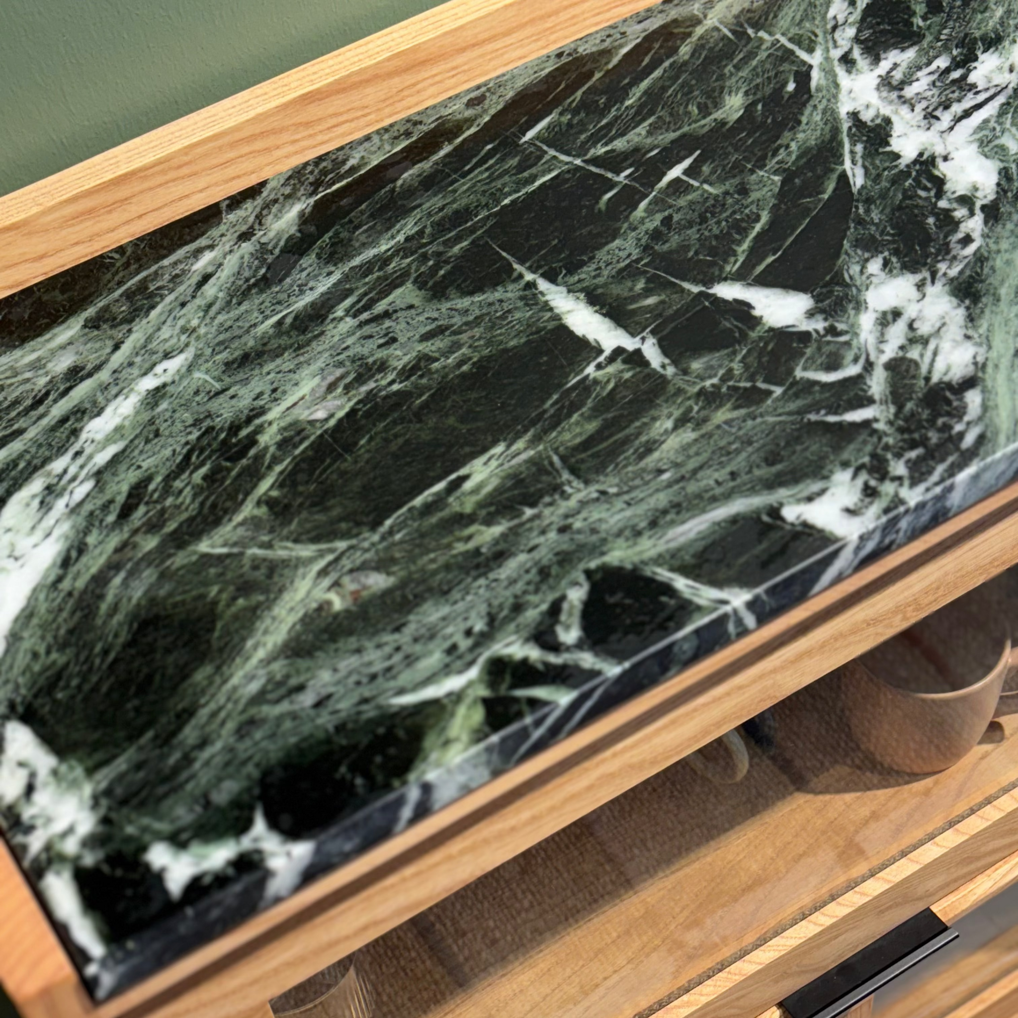 Gayfa Masif Ahşap Bourbon Kahve Dolabı