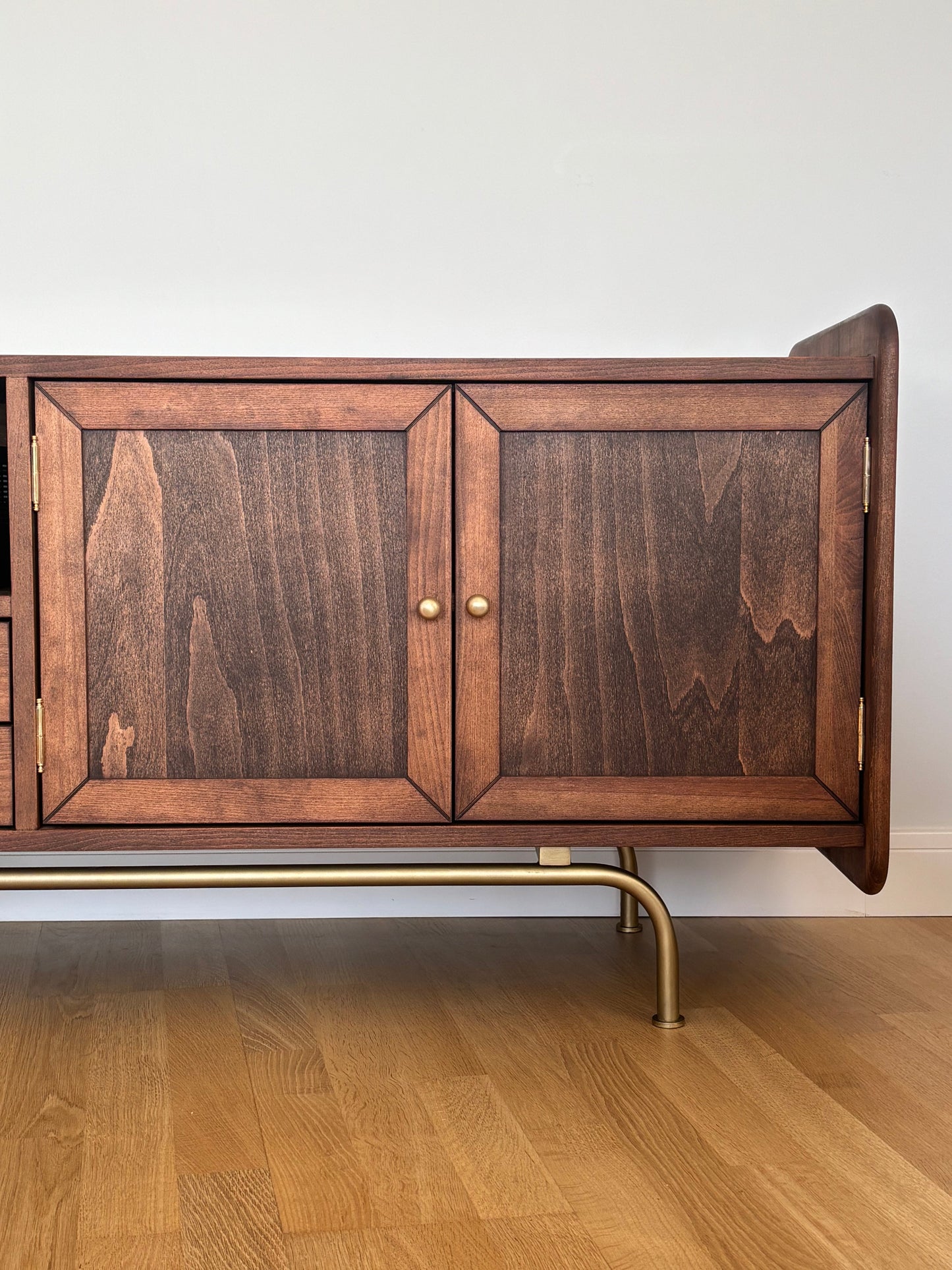 Münhasır Masif Ahşap Cocoa TV Ünitesi