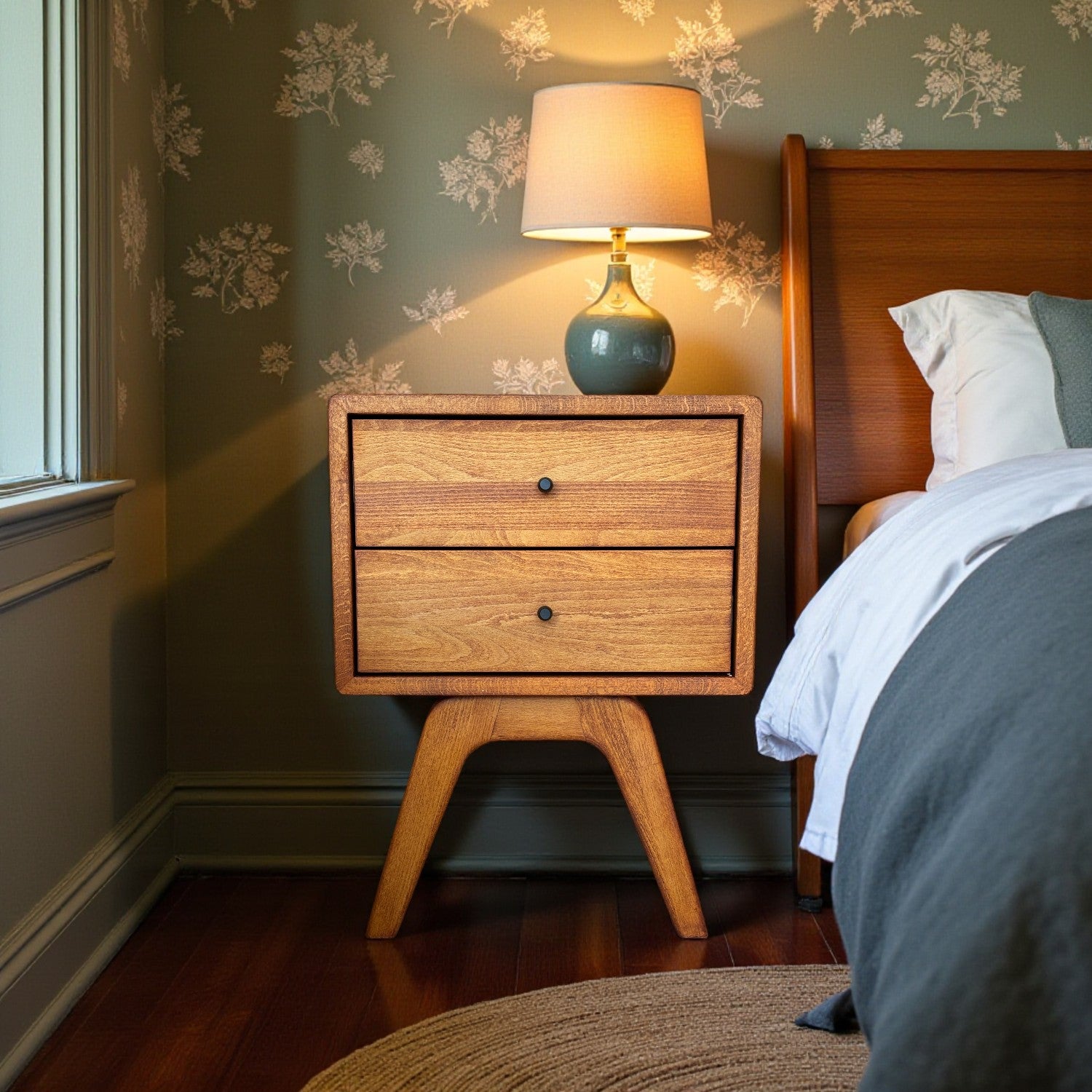 Yekpare Masif Ahşap Çift Çekmeceli Cinnamon Brown Komodin