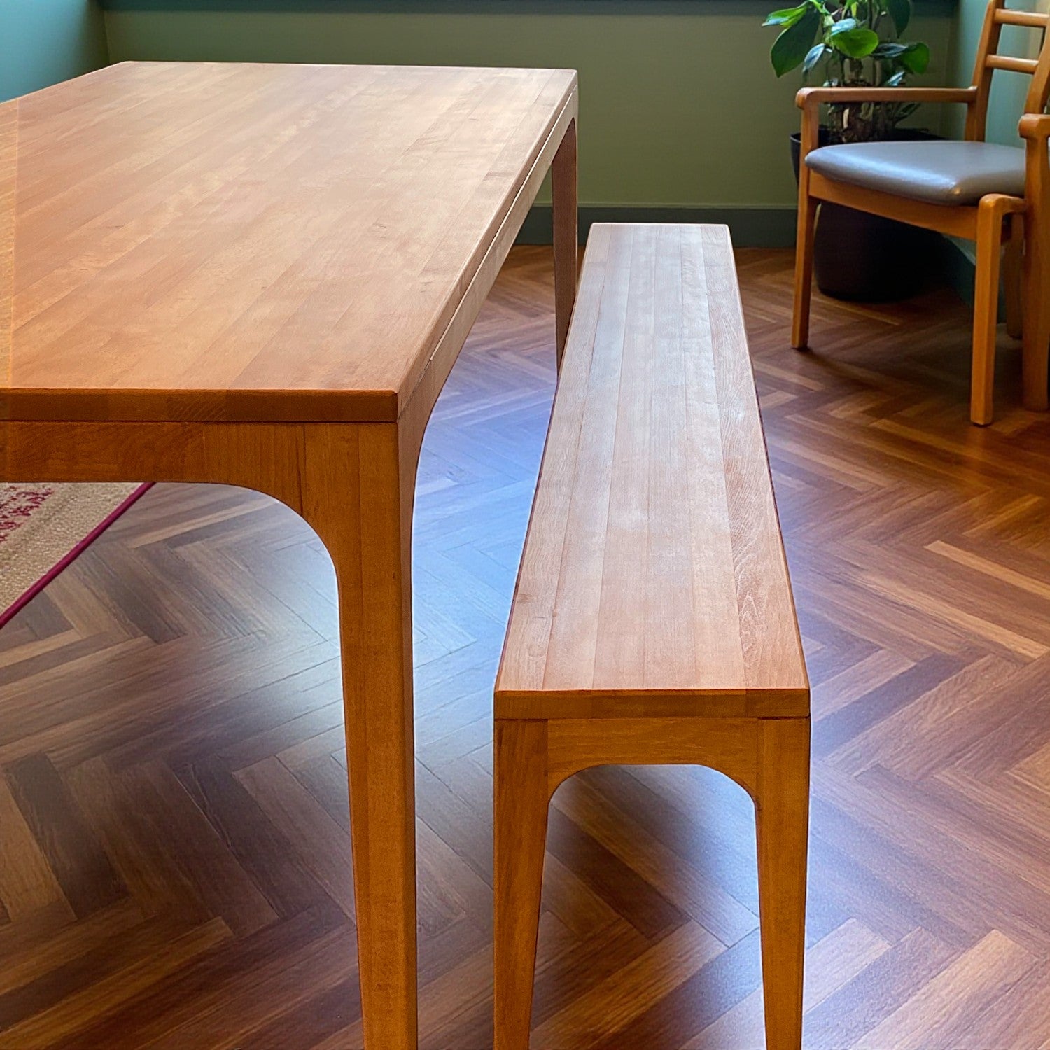 Naif Masif Ahşap Bourbon Yemek Masası ve Bank