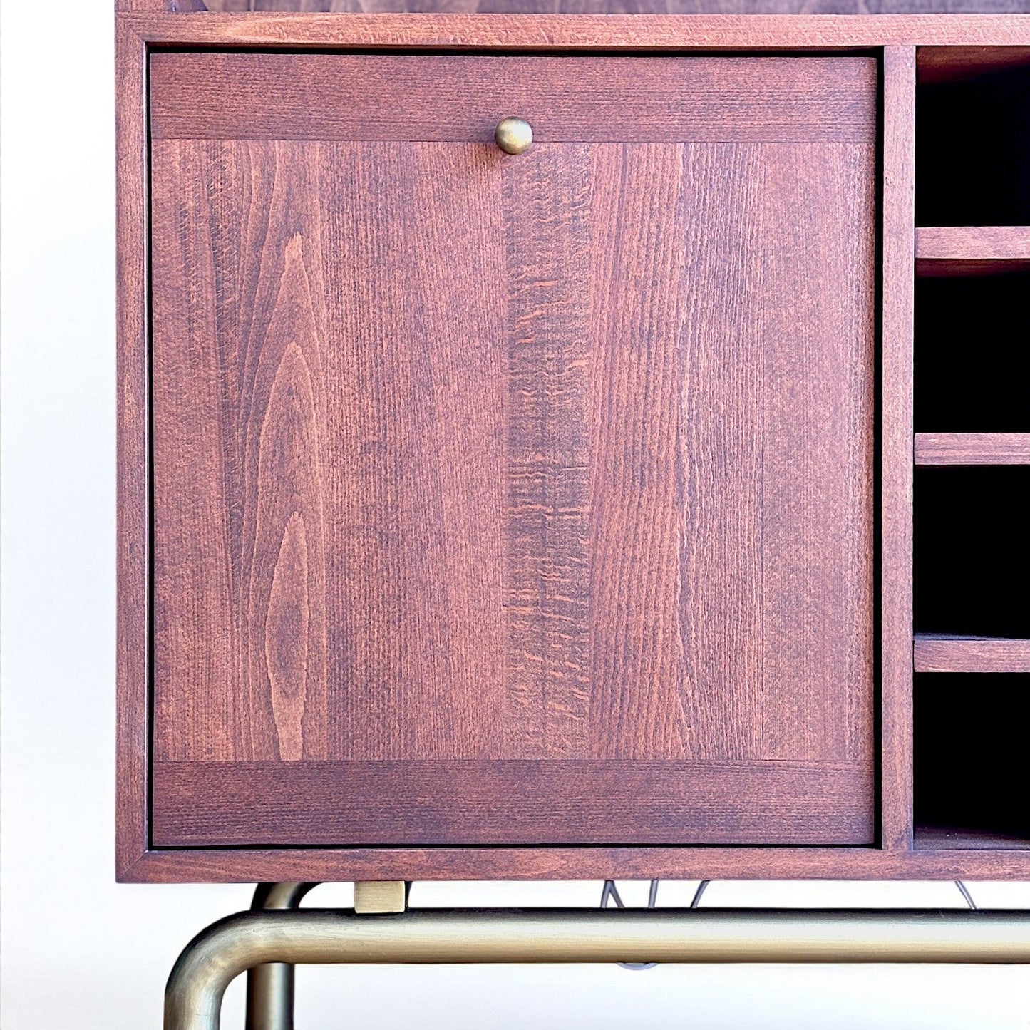 Saki Masif Ahşap Arabica İçki Dolabı