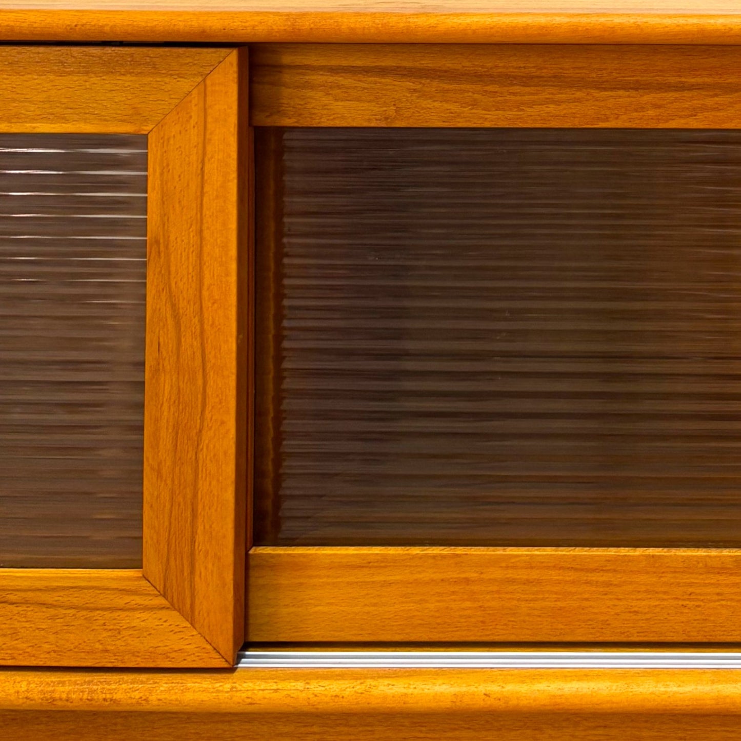 Tezahür Masif Ahşap Cinnamon Brown TV Ünitesi